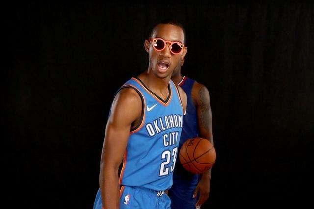 凯尔特人4-1独行侠夺队史第18冠 布朗荣获FMVP