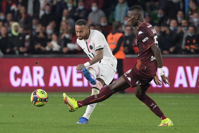 英媒：曼城有意曼联长期追求的布兰斯维特